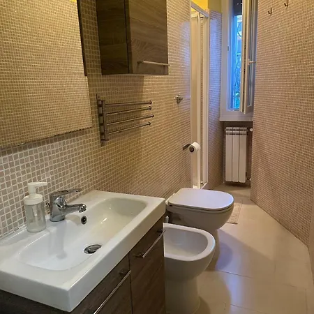 Sunflower Apartment *